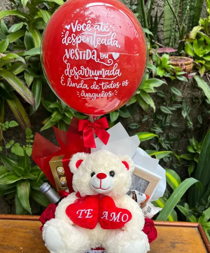 Box Te Seguro premium com ursinho coração Te Amo, espumante e rosas